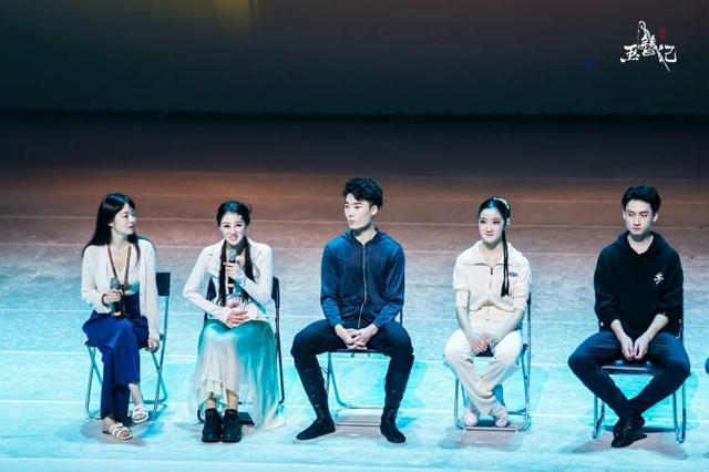 當(dāng)女主演意外受傷之后剛生完孩子的她提前回歸舞臺｜每日“藝”看(圖5)