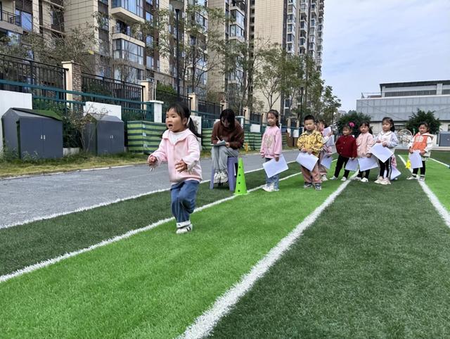 運動促健康 體測助成長——安居五幼2024年秋季體質(zhì)檢測活動(圖2)