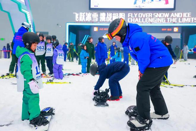 冰雪頭條：武漢城建集團(tuán)打造、熱雪奇跡運(yùn)營(yíng)華中最大室內(nèi)滑雪場(chǎng)正式開業(yè)(圖3)