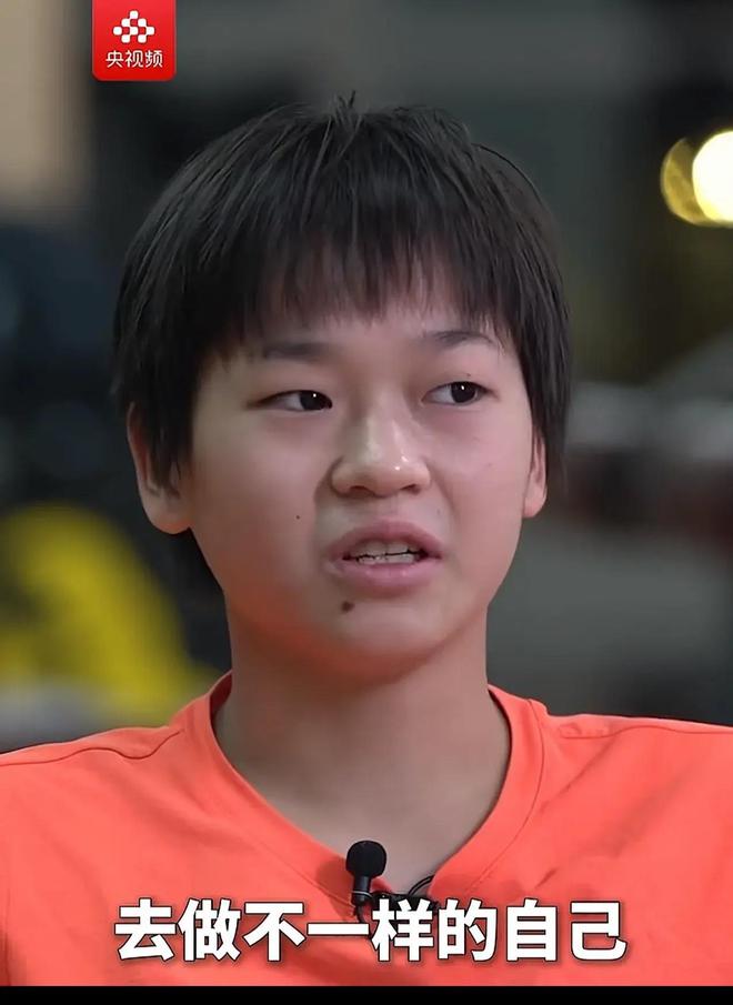 央視采訪全紅嬋！記者詢問輸比賽她說小朋友替代自己會更厲害(圖14)
