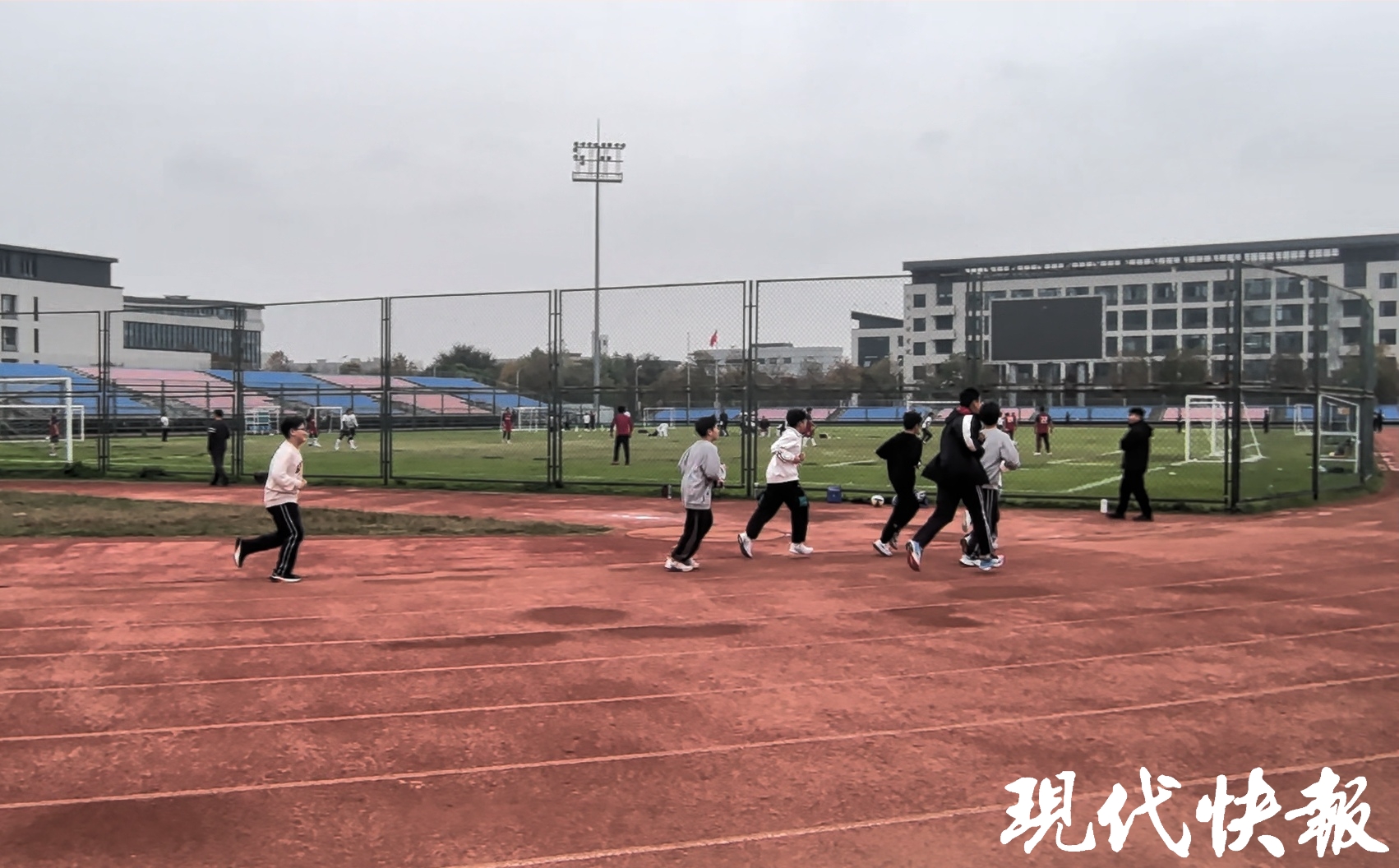 中考體育培訓(xùn)市場火爆專家：上好每節(jié)體育課是根本(圖2)