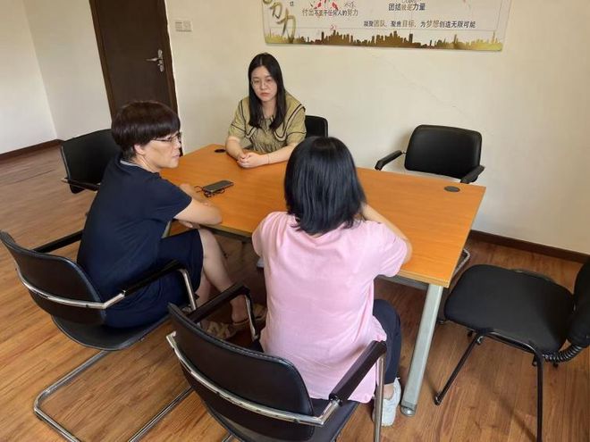 【選調(diào)風(fēng)采（21）】扎根鄉(xiāng)土情深處心系民生冷暖間！選調(diào)生在基層一線以實(shí)際行動(dòng)關(guān)愛群眾(圖7)