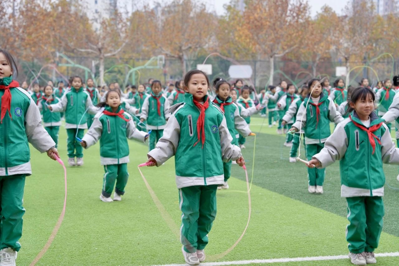 教育強(qiáng)國建設(shè)江蘇在行動(dòng)⑤｜保障中小學(xué)生每天綜合體育運(yùn)動(dòng)不少于兩小時(shí)為未來人生打下陽光底色(圖2)