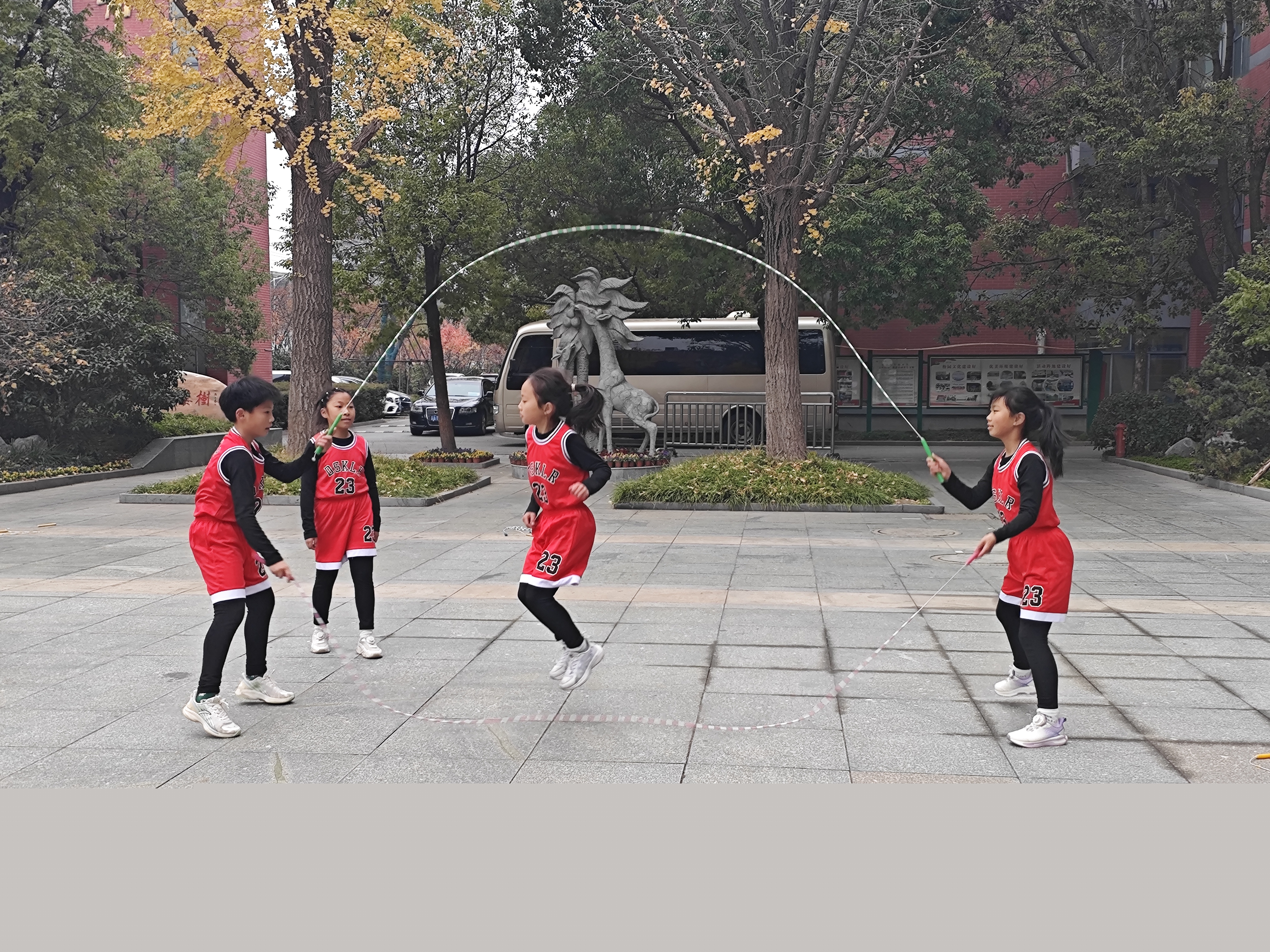 教育強(qiáng)國建設(shè)江蘇在行動(dòng)⑤｜保障中小學(xué)生每天綜合體育運(yùn)動(dòng)不少于兩小時(shí)為未來人生打下陽光底色(圖3)