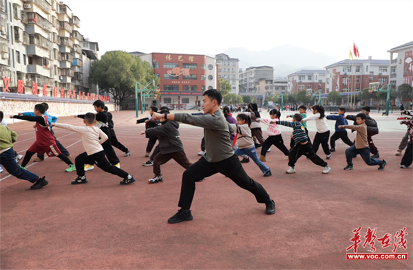 慈利縣第一完全小學(xué)：攜手湘南學(xué)院 共筑青少年體育夢(mèng)(圖1)