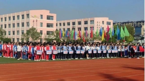 以愛為名 陪伴成長(zhǎng)(圖1)