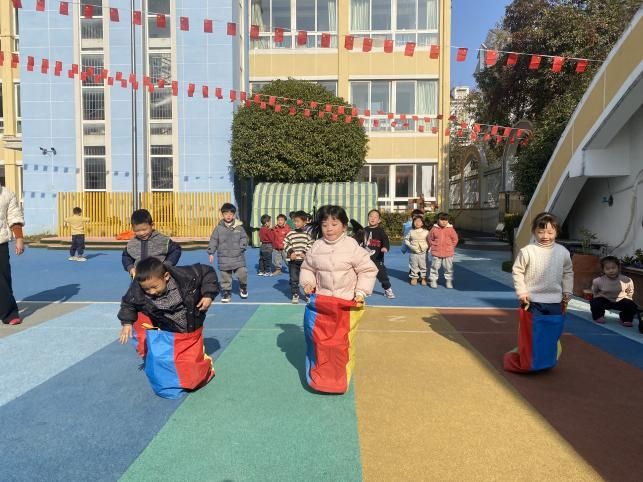 玩轉(zhuǎn)體能悅享成長——崇仁縣幼兒園關(guān)工委綜合體能評估活動(圖10)