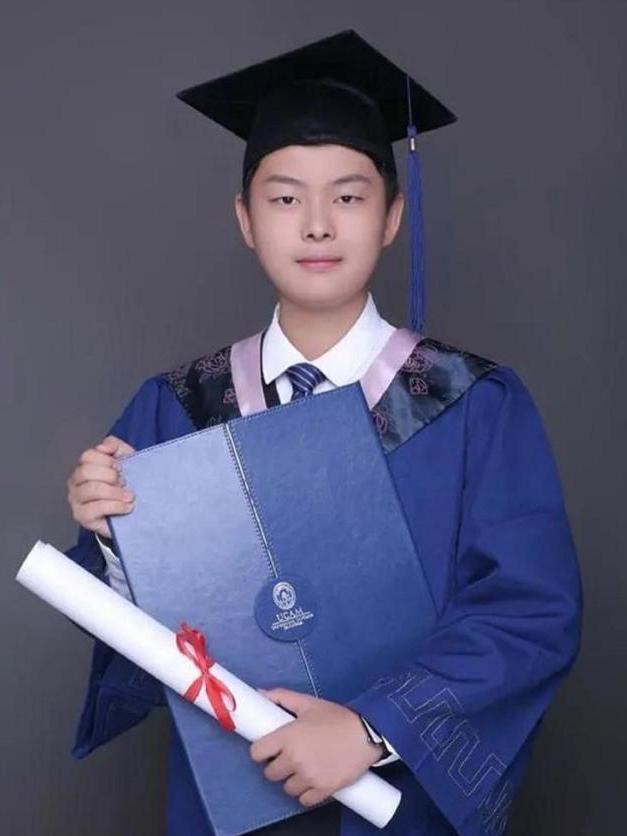 11年前被父親強(qiáng)迫在零下13度雪地裸跑的3歲小男孩現(xiàn)在如何(圖15)