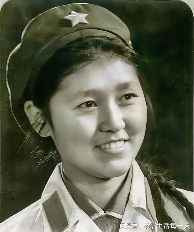 我1972年入伍在新兵連時(shí)因痔瘡疼痛與女軍醫(yī)相處經(jīng)歷至今難忘(圖2)