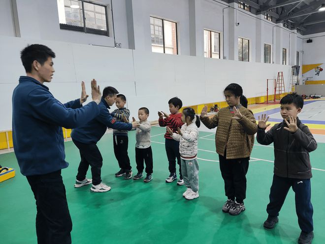 江津新專聯(lián)寒假開展“少年防衛(wèi)官”公益活動助力智慧防衛(wèi)。(圖2)