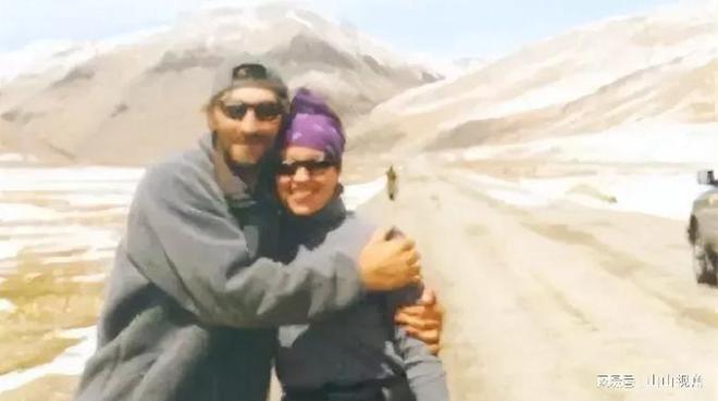 一對夫妻攀登珠峰妻子被遺棄山頂1年后竟在山頂發(fā)現(xiàn)丈夫尸體(圖4)