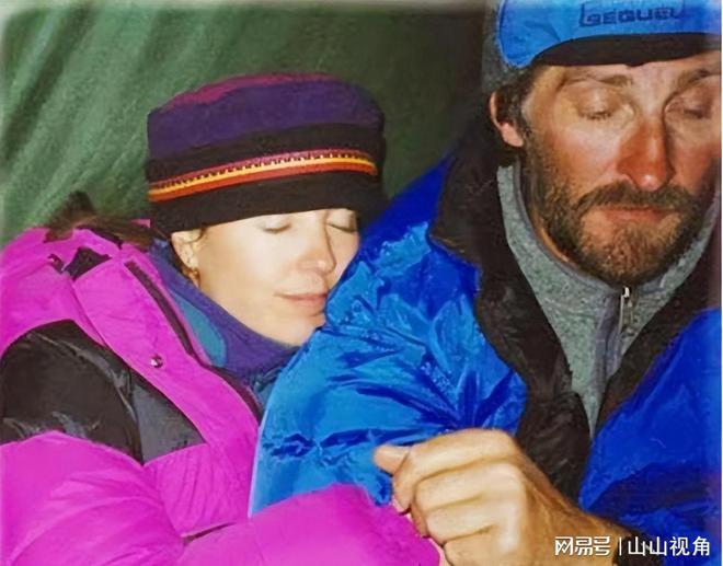 一對夫妻攀登珠峰妻子被遺棄山頂1年后竟在山頂發(fā)現(xiàn)丈夫尸體(圖5)