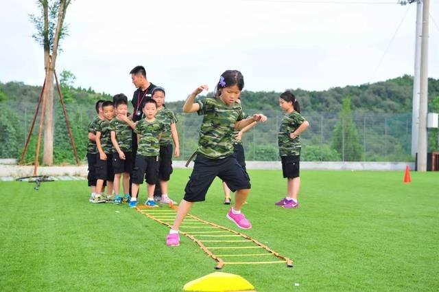 不選擇職業(yè)足球道路青訓(xùn)經(jīng)歷對人生有幫助嗎？(圖1)