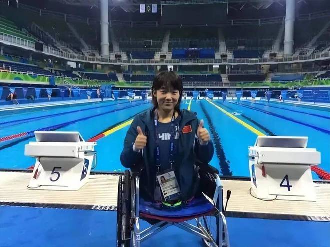 4歲遇車禍失雙腿靠半個籃球走路20多年過去如今怎樣了？(圖11)