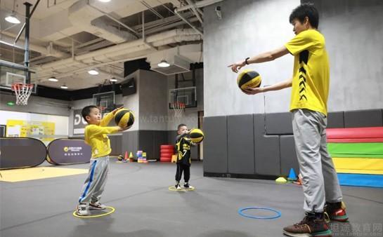 2025年全國(guó)青少年體育聯(lián)合會(huì)青少年乒乓球教練員培訓(xùn)班深圳站順利舉辦(圖1)