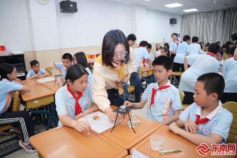 打破學(xué)段壁壘！鼓樓區(qū)舉辦“以貫通式培養(yǎng)賦能創(chuàng)新人才 探索幼小初銜接的實(shí)踐生態(tài)”活動(dòng)(圖6)